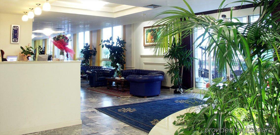 Hotel Metropolitan Family 4*